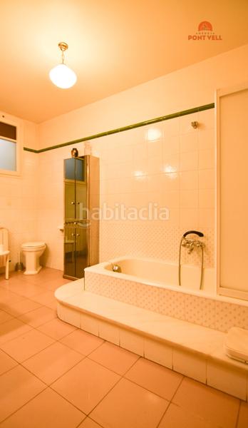 Foto 9b9fa29e-fc43-4130-92f0-e01b7c9320f0. Casa adossada amb calefacció aparcament a Bisbal d´Empordà (La)