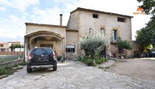 Masia a Bisbal d´Empordà (La)