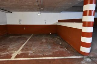 Aparcament cotxe a Bisbal d´Empordà (La)
