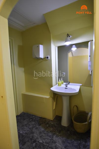 Foto 2eeacc3e-30a9-4c80-a223-ea7f527eb796. Traspàs local comercial a Bisbal d´Empordà (La)