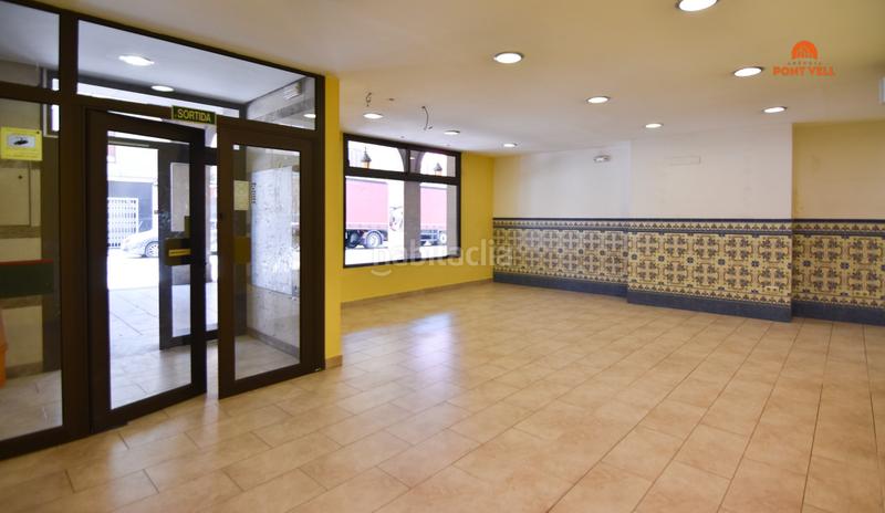 Foto f7a39c0a-e4c9-4222-b4ba-47b393a3f40f. Location local commercial dans Bisbal d´Empordà (La)