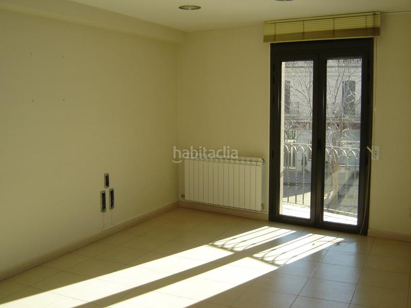 Foto 5bf52d58-5a86-402a-bb34-7f06f82a8ee2. Lloguer oficina amb calefacció a Bisbal d´Empordà (La)