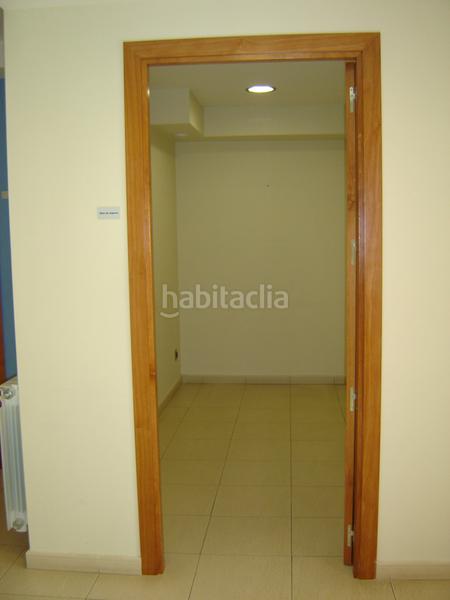 Foto 890a74b7-6e18-48d9-839f-490c80f94ee9. Lloguer oficina amb calefacció a Bisbal d´Empordà (La)