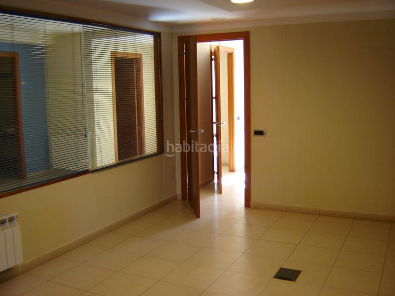 Foto 8c407899-b4ec-49f1-8f6d-84436ac07091. Lloguer oficina amb calefacció a Bisbal d´Empordà (La)