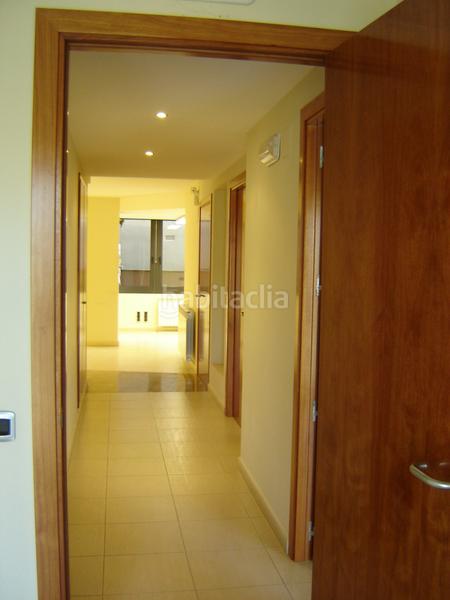 Foto a41c9e11-f24e-4049-8d8c-3cc1e3a3e4e6. Lloguer oficina amb calefacció a Bisbal d´Empordà (La)