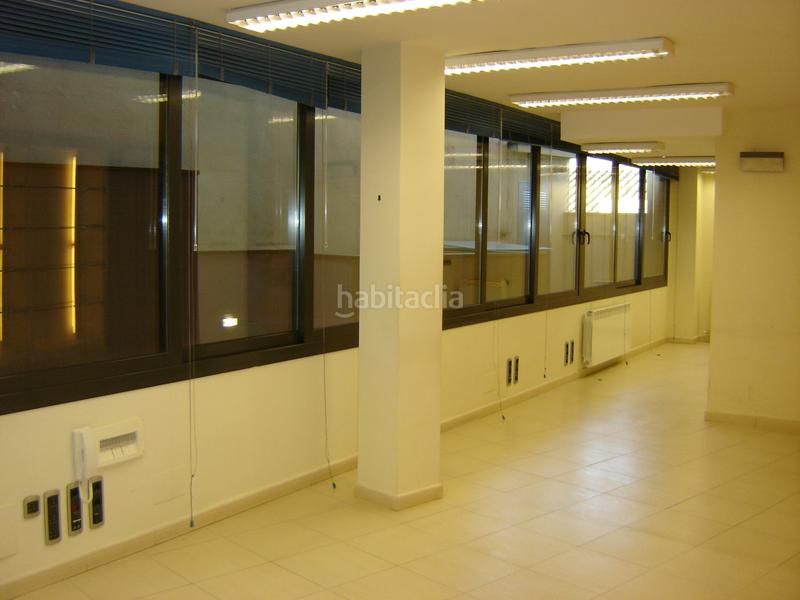 Foto bbb18946-6f56-4eeb-acc2-7dad94c1db8e. Lloguer oficina amb calefacció a Bisbal d´Empordà (La)