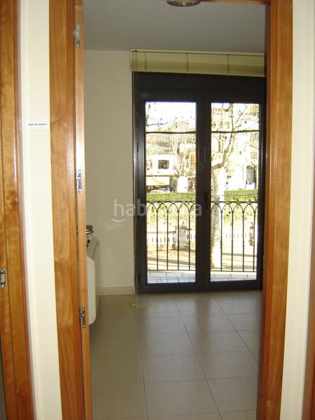 Foto d5823eab-b8c6-4369-91f3-14daa5d4d19c. Lloguer oficina amb calefacció a Bisbal d´Empordà (La)