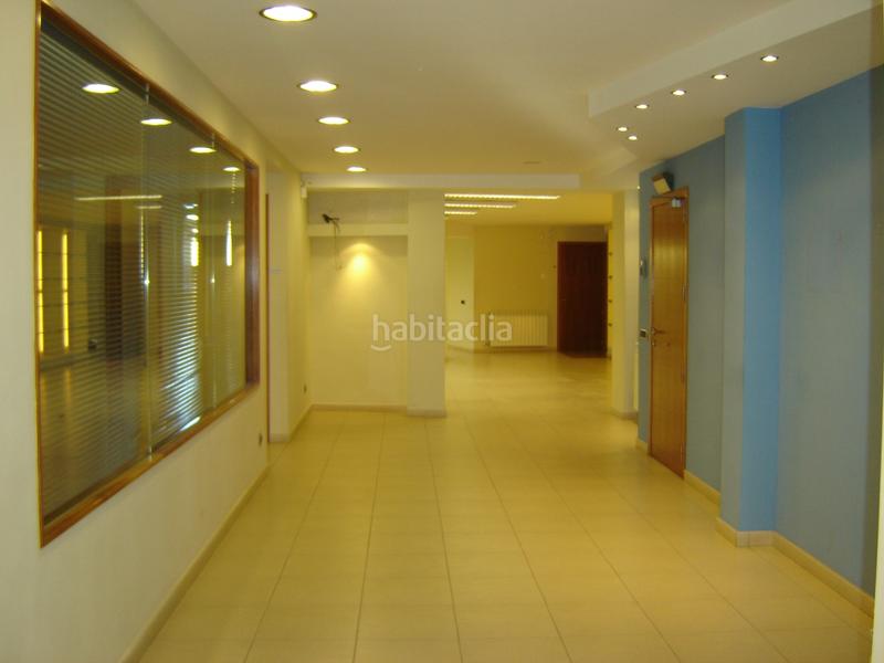 Foto d94332fc-2cb2-41a5-a00b-497bb4ccbbe0. Lloguer oficina amb calefacció a Bisbal d´Empordà (La)