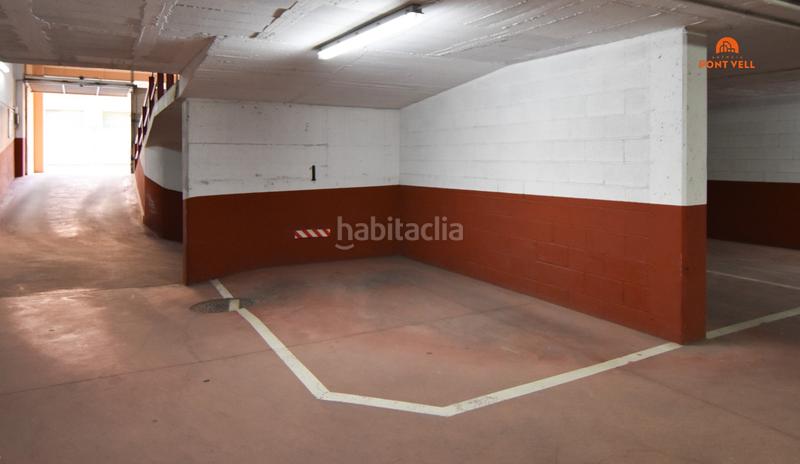 Foto a570bcaf-f50f-4e62-bfcd-4a640b6fbe95. Aparcament cotxe a Bisbal d´Empordà (La)