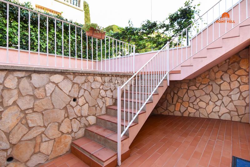 Foto 81b0f5ba-61e3-4e3e-b4f8-e6ffe5161825. Casa adossada amb calefacció aparcament a Bisbal d´Empordà (La)