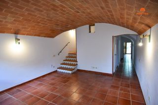 Casa adossada a Bisbal d´Empordà (La)