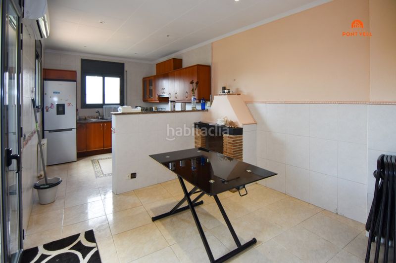 Foto 2b8b30e2-ae37-441d-ac4e-eab3cd347241. Edificio en Bisbal d´Empordà (La)