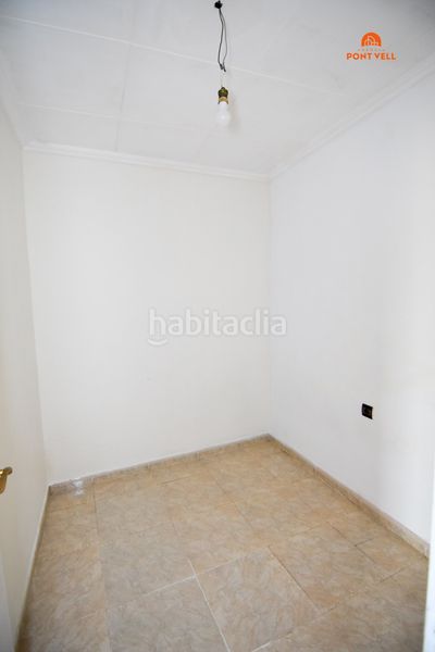 Foto f24304e1-5cd8-4bb5-a864-08c988b671fc. Edificio en Bisbal d´Empordà (La)