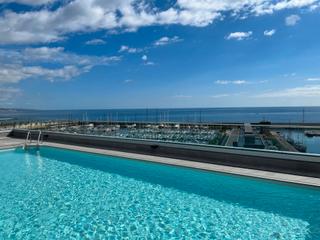 Miete Etagenwohnung  Carrer d'eduard maristany. Piso con terraza y vistas