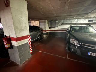 Aparcament cotxe a Carrer de Sardenya 181