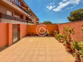 Planta baixa  Carrer de la garriga. Planta baja con terraza a un paso del centro de palafrugell.