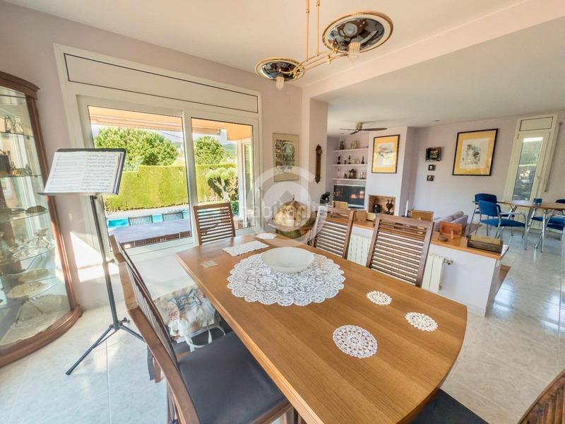 Foto 249ecc4f-d029-4d18-bdd6-d87a5713d7a8. Casa a carrer del terri 5 a Mont-ras