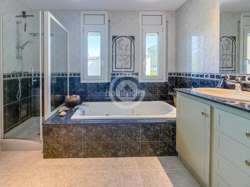 Foto 26c52209-442d-40e1-aa12-83fcba2db2a5. Casa a carrer del terri 5 a Mont-ras