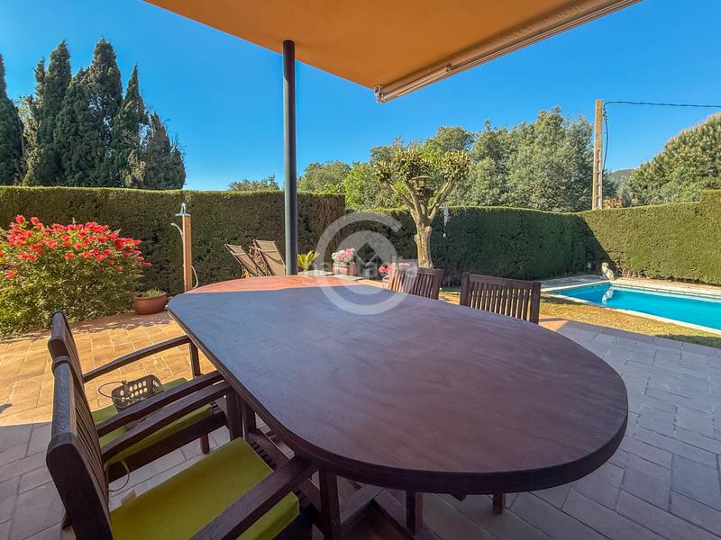 Foto 26d5cadd-3c40-4303-adb4-8330fcf47a0d. Casa a carrer del terri 5 a Mont-ras