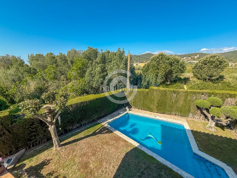 Foto d9b8f9d4-a65b-4e9a-aa2c-b4afbab29cc7. Casa a carrer del terri 5 a Mont-ras