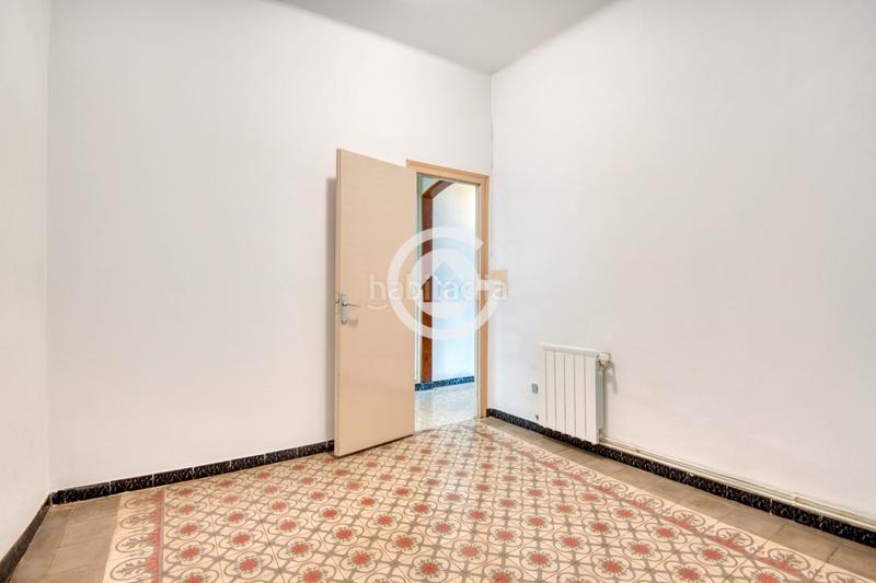 Foto a485ba39-4c59-40b7-8956-9f399a5d0f90. Casa adosada casa de pueblo con local comercial en el centro – un proyecto con infinitas posibilidades en Palafrugell