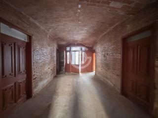 Casa aparellada  Carrer de sant sebastià. Casa para reforma integral en el centro de palafrugell