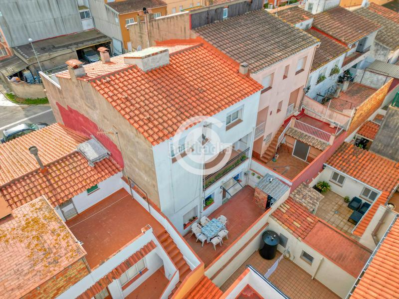 Foto 24eec67a-c035-47e1-b99d-3c617bdf04b9. Casa adossada amb xemeneia aparcament a La Punxa Palafrugell