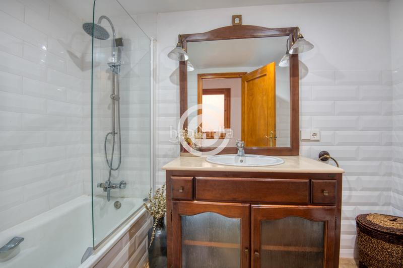 Foto a02b5a89-8791-4216-a8a8-459e5e3fa2b9. Casa adossada amb xemeneia aparcament a La Punxa Palafrugell