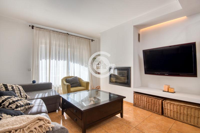 Foto c52a08cf-bc08-4b8d-86ed-b7af0e4a24bf. Casa adossada amb xemeneia aparcament a La Punxa Palafrugell