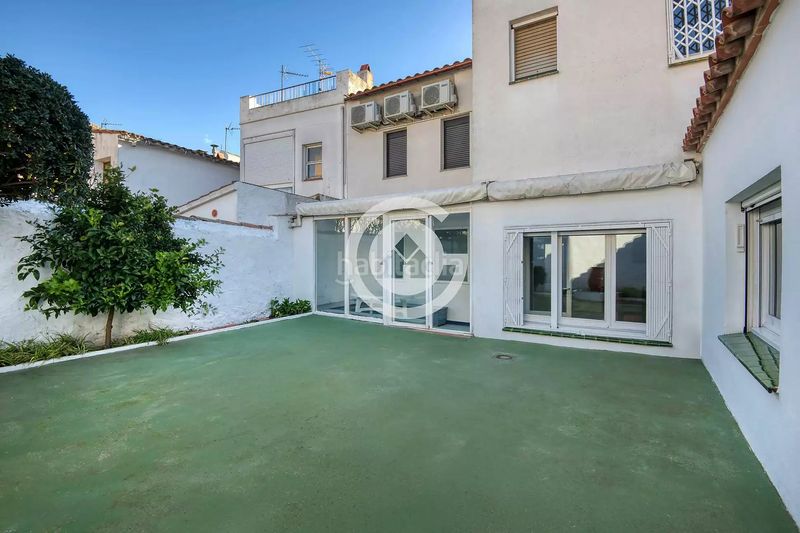 Foto b33e9cbd-c22f-4351-8ee4-54c47054e868. Casa amb calefacció a Centre Palafrugell