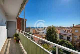 Etagenwohnung in Centre. Espectacular piso totalmente reformado en palam�s con vistas al