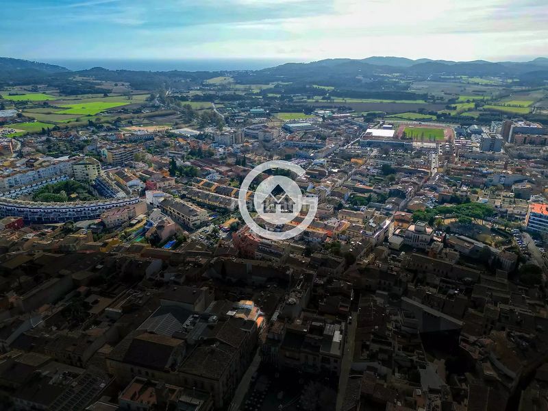 Foto f216a936-de19-4100-a519-45c80ba88361. Pis amb calefacció a Centre Palafrugell