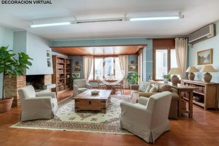 Etagenwohnung in Centre. Amplio piso en el centro de palafrugell con vistas a pla�a nova