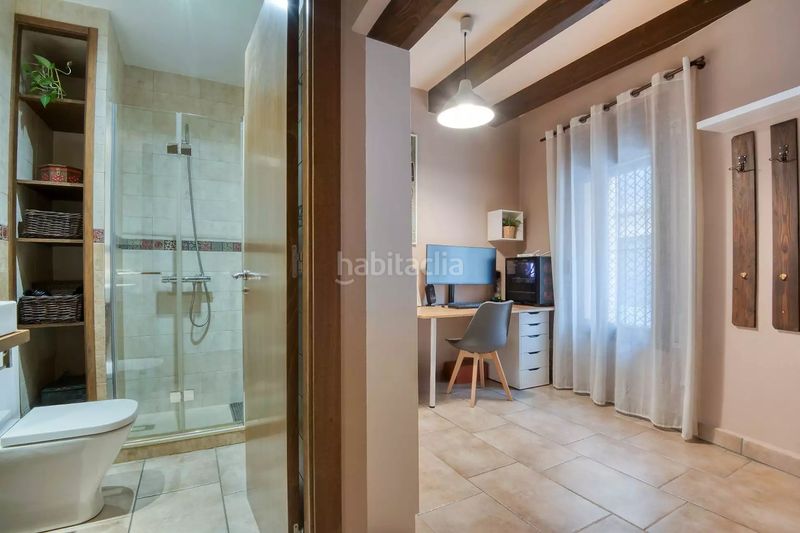Foto b1390bac-6436-4b88-8490-1dd53e8b5b1a. Casa en Eixample Sant Feliu de Guíxols