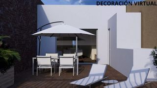 House  Carrer palamós. Casa adosada totalmente reformada a pocos minutos del centre de