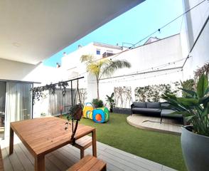 Planta baixa  Passeig de ronda. Semi nuevo + parking +terraza de diseño+ 3 dormitorios dobles y