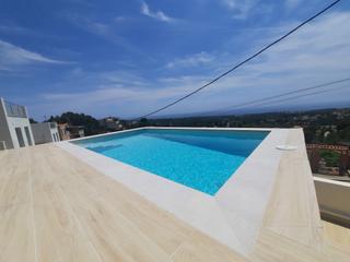Xalet a Costa Cunit - Els Jardins - Els Rosers. Chalets con piscina privada, licencia turística, alto standing