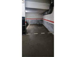 Autoparkplatz  Sant jaume. Plaza de aparcamiento en el centro de granollers