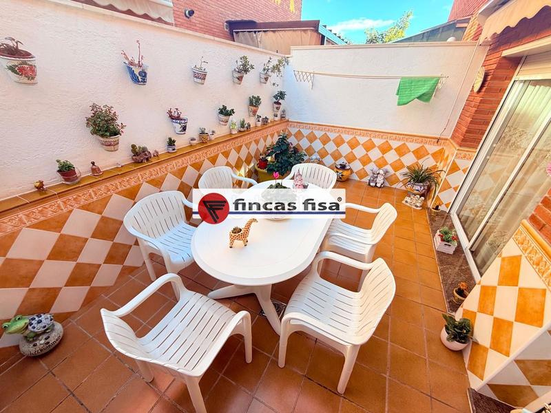 Foto a57b0a21-f0d9-4980-9dfc-d69a990225f2. Casa adosada en Premià de Dalt