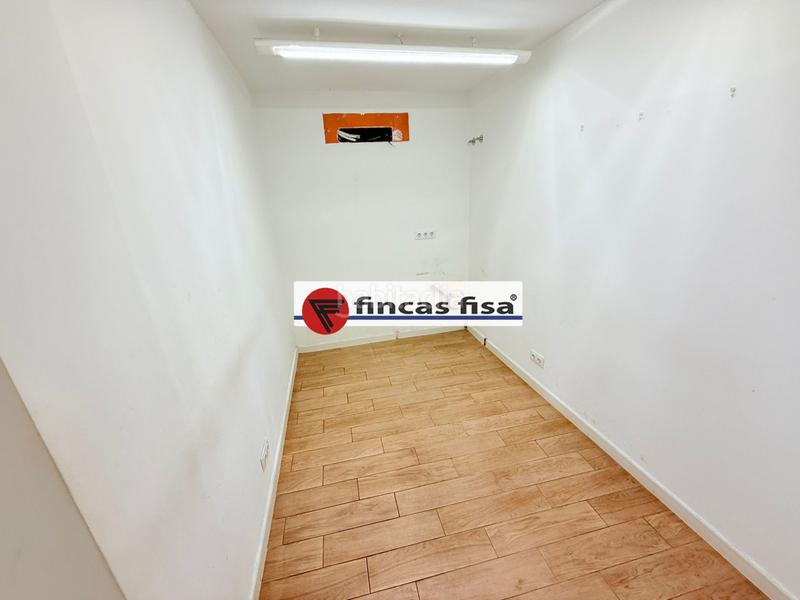 Foto d7b405db-0f2a-4736-b44a-5de54422a0c4. Alquiler local comercial en Centre-Nucli Antic Premià de Mar