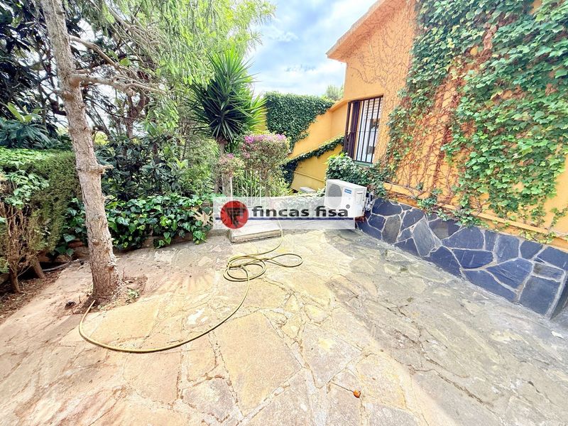 Foto 35140ee1-ee2e-4744-9b6f-b2da4250f3c0. Casa amb calefacció aparcament piscina a Premià de Dalt