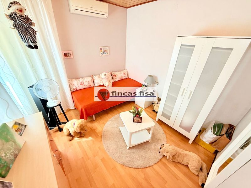 Foto c87626d4-0fac-4628-8b2f-ee4a0ab24233. Casa amb calefacció aparcament piscina a Premià de Dalt