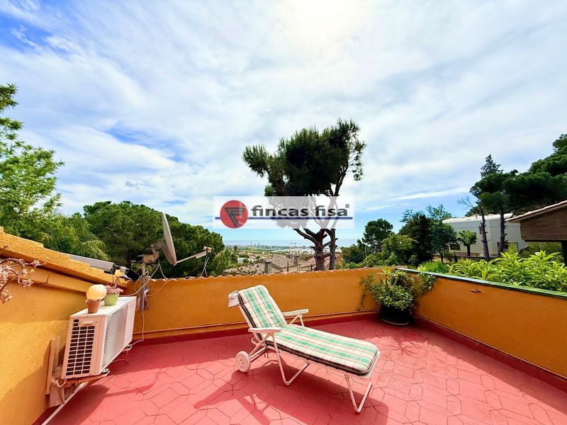 Foto d54f4ae8-69a2-4856-83b1-ed9f544c4e14. Casa amb calefacció aparcament piscina a Premià de Dalt