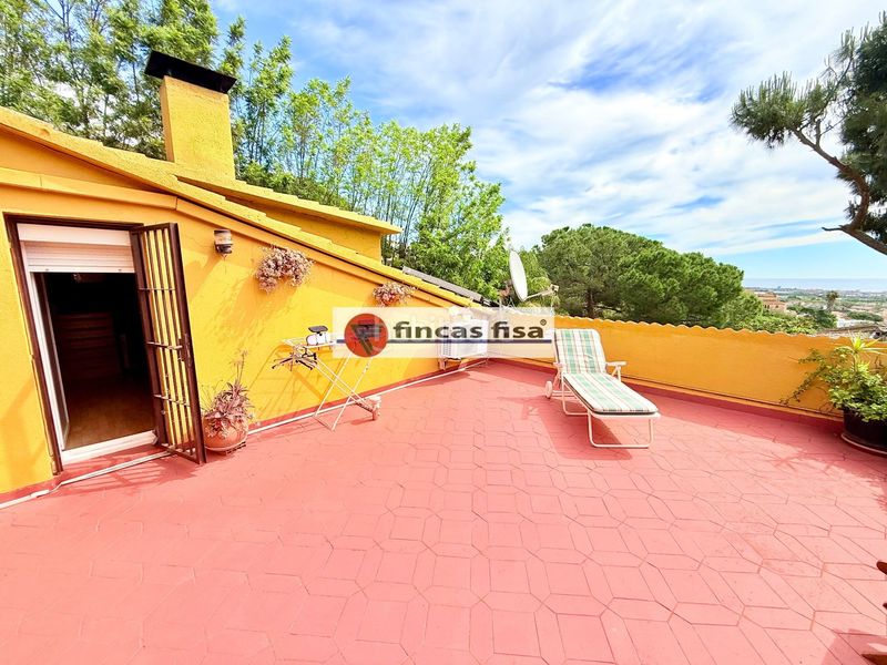 Foto dc9d45e8-e2d2-4638-b5eb-00dfa1b8e59e. Casa amb calefacció aparcament piscina a Premià de Dalt