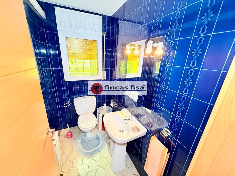 Foto f55928ce-56d3-4aa6-844e-3ac10dcb0d3a. Casa amb calefacció aparcament piscina a Premià de Dalt