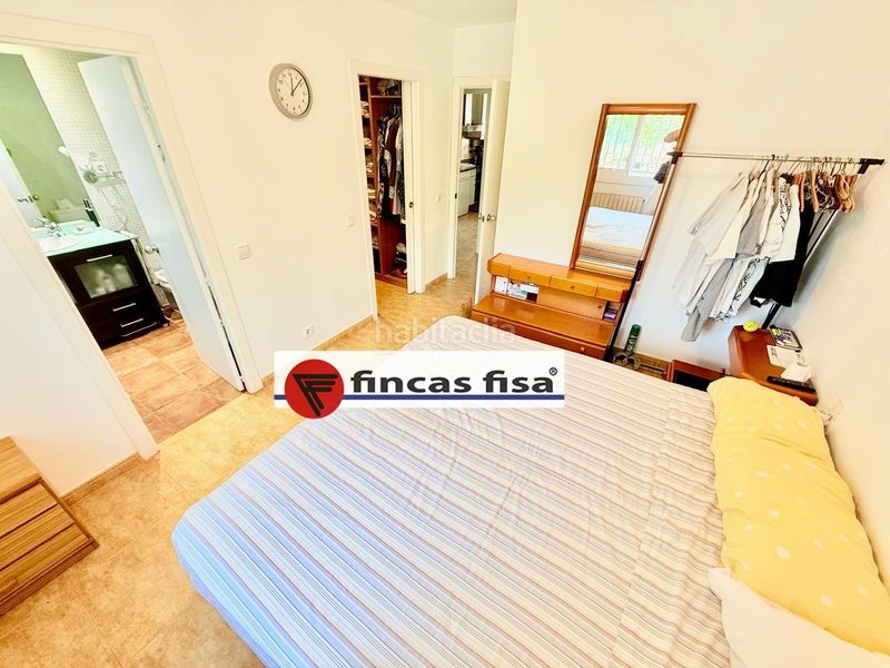 Foto 1105046d-1830-428b-9d5f-cc33b5550c2b. Casa adossada amb calefacció aparcament a Zona Alta Premià de Mar