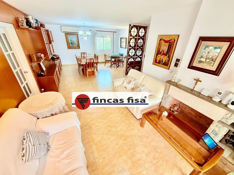 Foto 8bd8b9a7-3f55-4686-8226-320536569b9d. Casa adossada amb calefacció aparcament a Zona Alta Premià de Mar