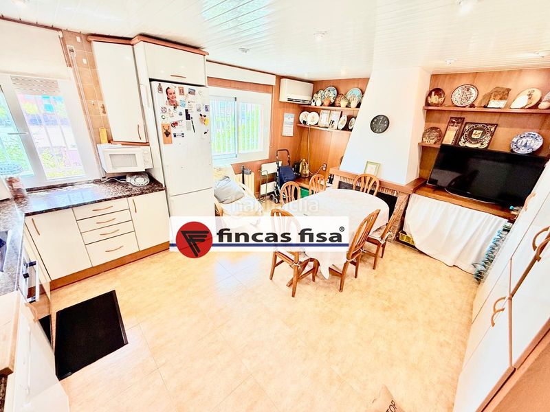 Foto b6e0ec94-1fa9-4eb6-855c-62b44a66bdda. Casa adossada amb calefacció aparcament a Zona Alta Premià de Mar