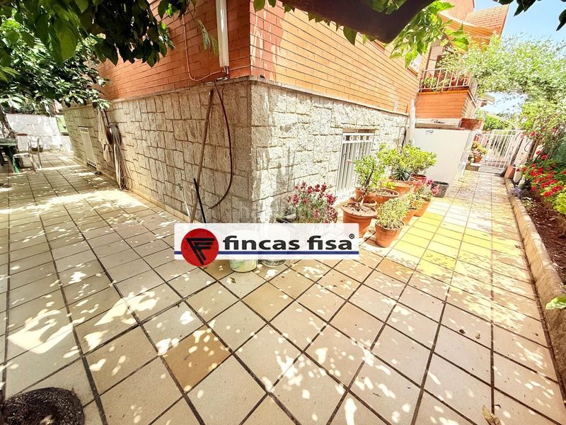 Foto d4bf9dbb-269d-449e-b50f-e94299d0fb9a. Casa adossada amb calefacció aparcament a Zona Alta Premià de Mar