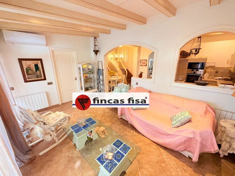 Foto 0af3d881-8042-43b7-a36e-5da64f287a86. Casa adossada amb calefacció a Zona Alta Premià de Mar